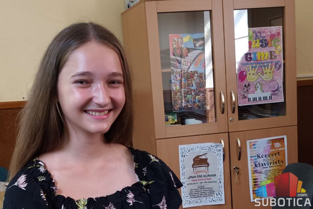 Učenica Muzičke škole Jelena Popović, višestruko nagrađivana mlada pijanistkinja