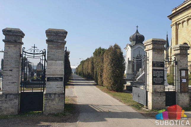 Krađe, obijanja vozila, praćenje  - građani strahuju za bezbednost prilikom posete grobljima