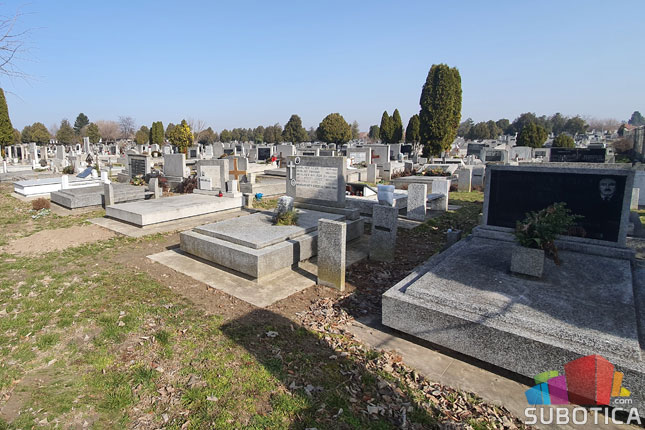 Krađe, obijanja vozila, praćenje  - građani strahuju za bezbednost prilikom posete grobljima