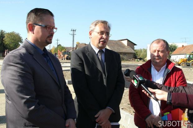 Uskoro završetak radova na kružnom toku na Makovoj sedmici
