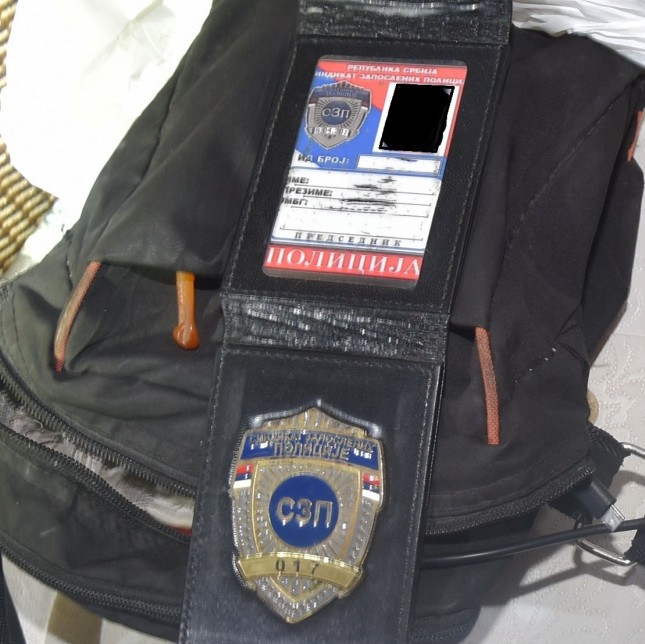 U stanu 53-godišnjaka pronašli kokain, marihuanu, ručnu bombu i legitimaciju policijskog sindikata