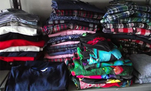 Student krijumčario skupu garderobu