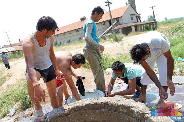 Grad obezbedio vodu za migrante
