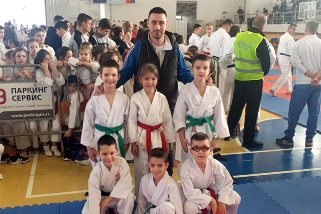 Karate: "Spartak Enpi" iz Novog Sada doneo šesnaest medalja