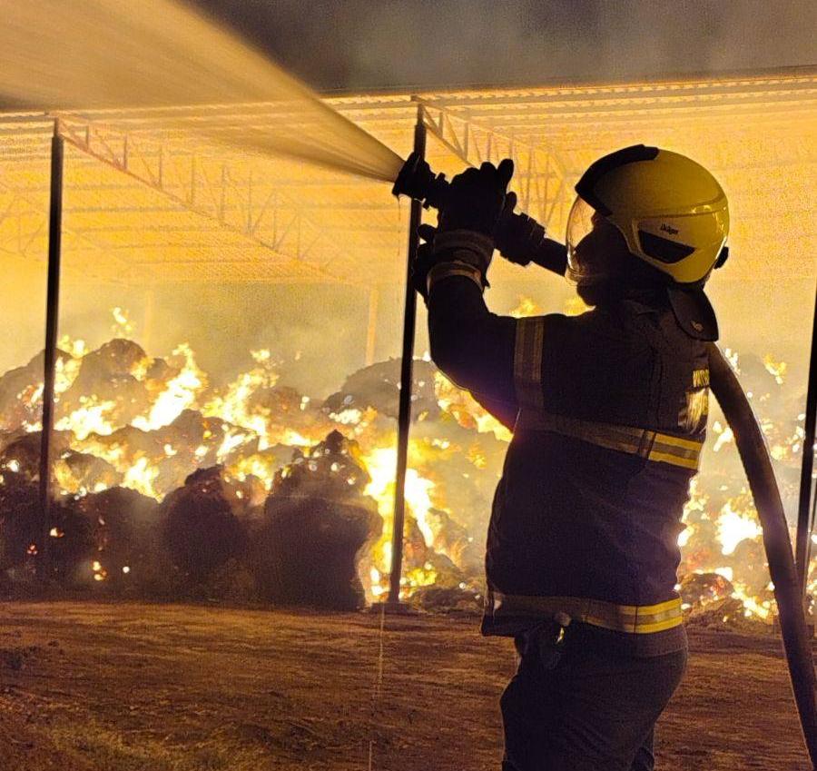U ravnici nema predaha – vatrogasci danonoćno u akciji