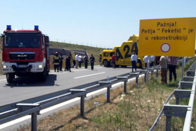 Poljski autobus sa decom sleteo sa puta kod Malog Iđoša, jedna osoba poginula
