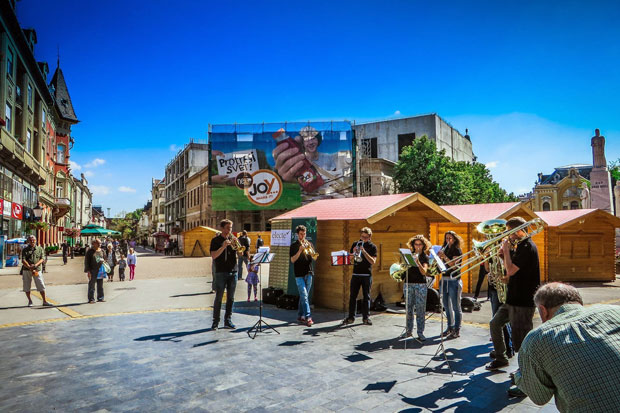 Nastup simfonijskog orkestra "Odeon" u centru grada