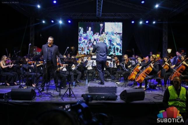 Orkestar Bobana Markovića na Trgu za doček 2024. godine