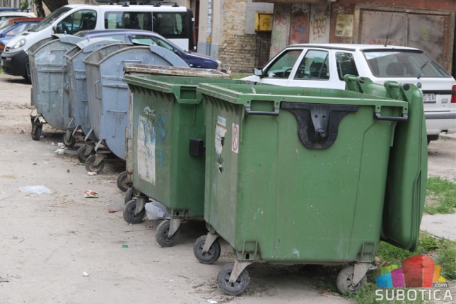 Započela zamena starih uličnih kontejnera