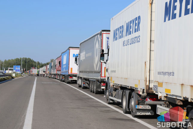 PGS: Pod hitno rešiti problem sa kolonama kamiona u naselju Kelebija