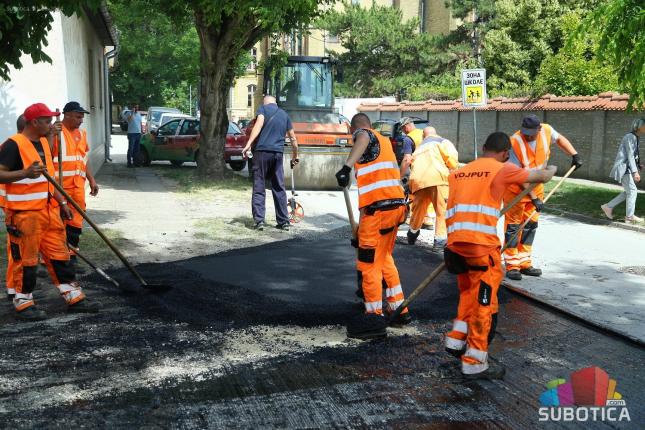 Gradonačelnik Bakić: Sedam ulica dobilo nov asfalt, vodimo računa o ravnomernom razvoju svih mesnih zajednica