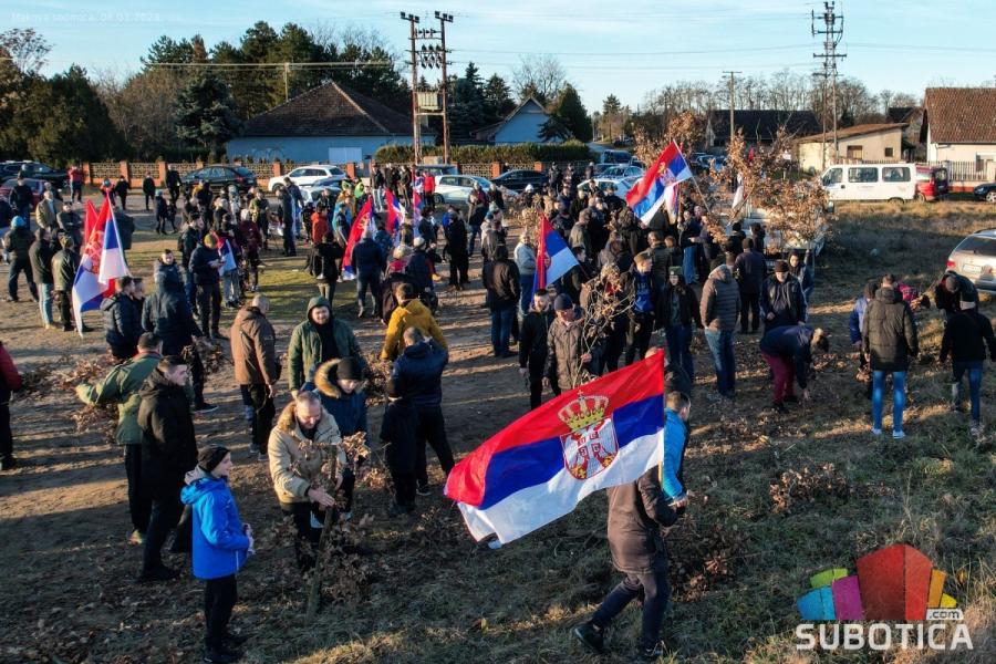 Kraj tradicije: Nema više paljenja badnjaka na Trgu i organizovanog odlaska u šumu