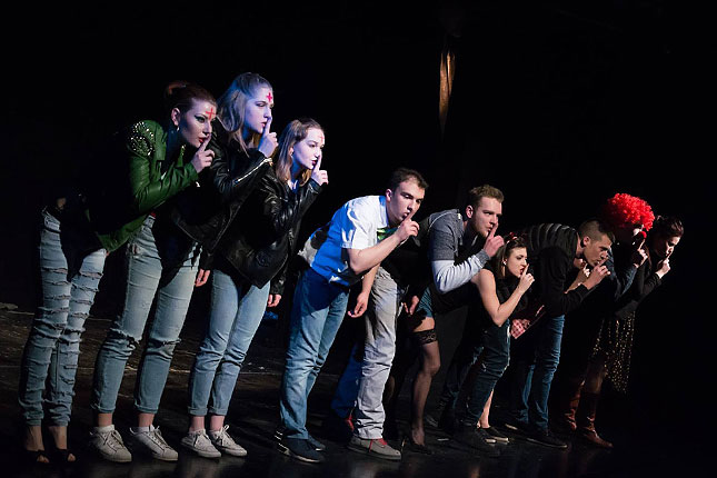 Održana edukativna predstava o problemu narkomanije u porodicama