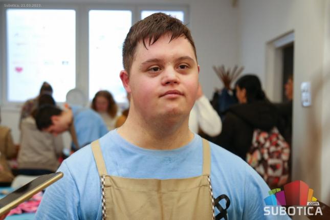 Šarene čarape u znak podrške osobama sa Daunovim sindromom!