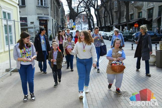 Šarene čarape u znak podrške osobama sa Daunovim sindromom!