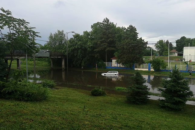 Poplave su posledica jakih kiša i slabog kapaciteta odvoda