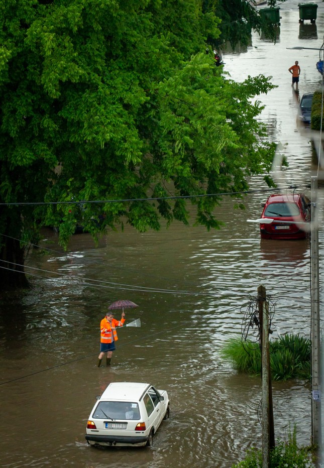 Poplave su posledica jakih kiša i slabog kapaciteta odvoda