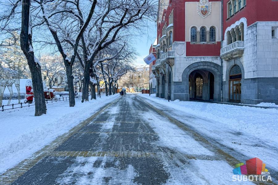 Sve ulice prvog prioriteta prohodne, u toku čišćenje sporednih