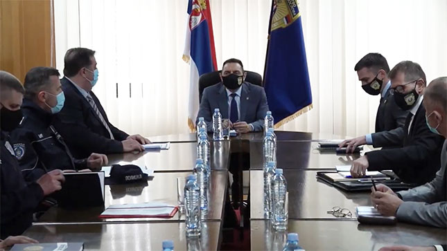 Ministar policije posetio Suboticu i razgovarao sa načelnicima odeljenja