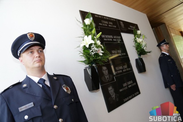 Ministar policije posetio Suboticu i razgovarao sa načelnicima odeljenja