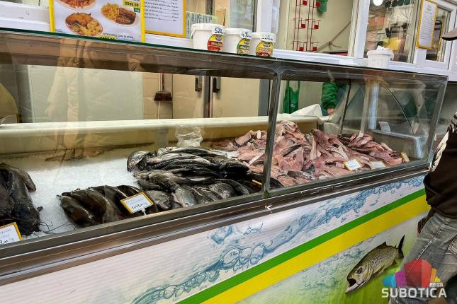 Badem jeftiniji od oraha! Hoće li poskupljenja osiromašiti prazničnu trpezu?