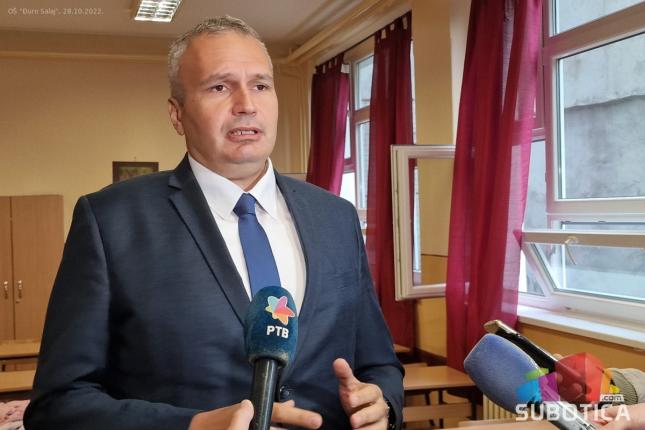 Besplatni udžbenici za đake iz romske zajednice