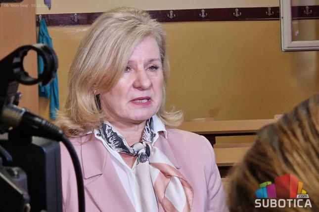 Besplatni udžbenici za đake iz romske zajednice