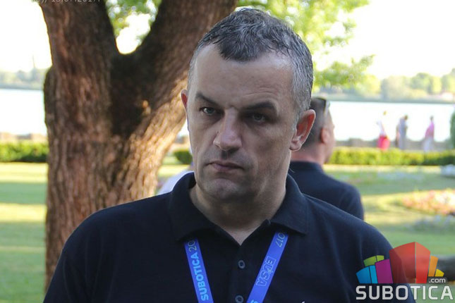 Tartan podloga na terenu u Aleksandrovu do kraja jula