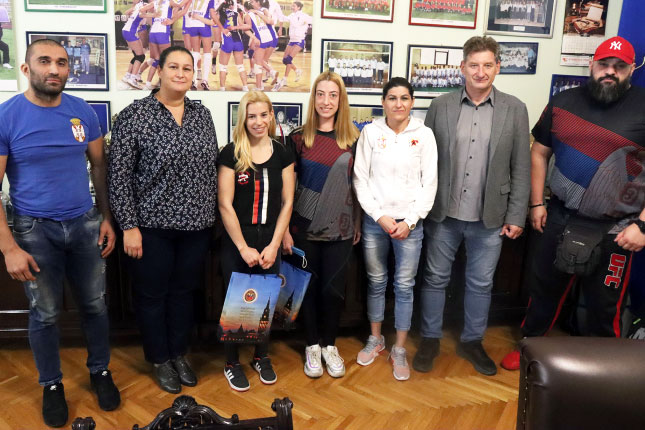 Organizovan prijem za kikboksere i stonotenisere