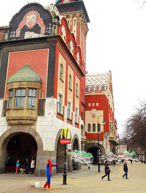 Spajdermen u centru grada