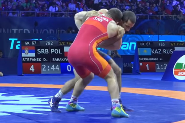 Rvanje: Štefanek u finalu planetarne smotre, popodne za zlato