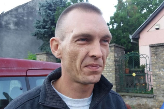 Samohrani otac na dvonedeljnu vojnu vežbu poveo i decu