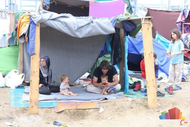 Teški uslovi u improvizovanom kampu na Graničnom prelazu "Kelebija"