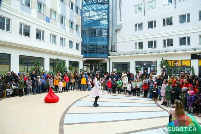 Udruženje "Za Suboticu svim srcem" obradovalo 320 mališana