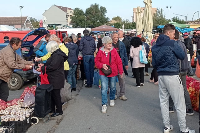 Jubilarni 20. "Vašar zimnice" na Kvantašu okupio veliki broj prodavaca i kupaca