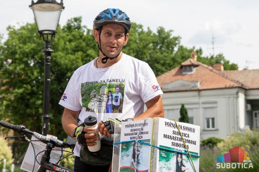 Subotičanin na biciklu prešao put do Tumana i nazad: Obezbeđena sredstva za nastavak lečenja Sanele Sabo
