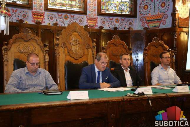 Održan okrugli sto na temu smanjenja poreza i doprinosa