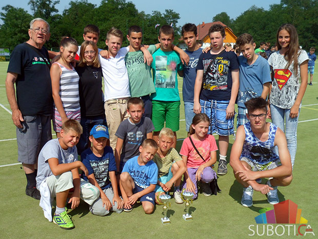 Hokejaši na travi ostvarili značajan uspeh na međunarodnom turniru u Sloveniji