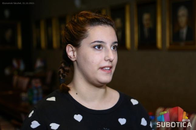 "Uloži znanje, zaradi uspeh" - Ekonomski fakultet nagradio studente koji su osmislili najbolje slogane za upis
