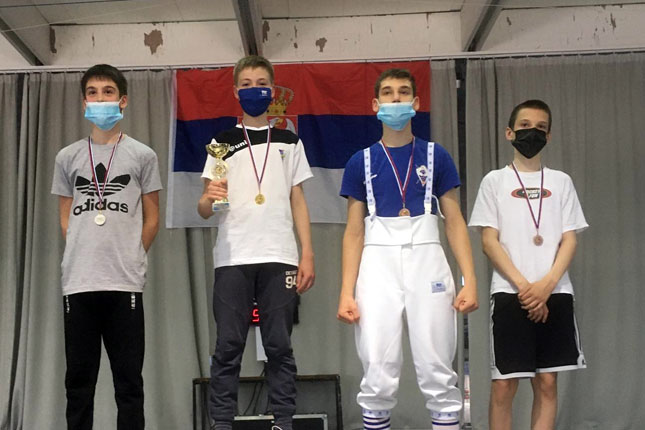 Mačevanje: Uspešni nastupi Spartakovih takmičara na prvenstvima Srbije za pionire, kadete, juniore i seniore