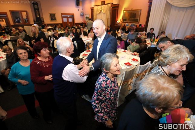 Najstariji sugrađani proslavili Dan žena