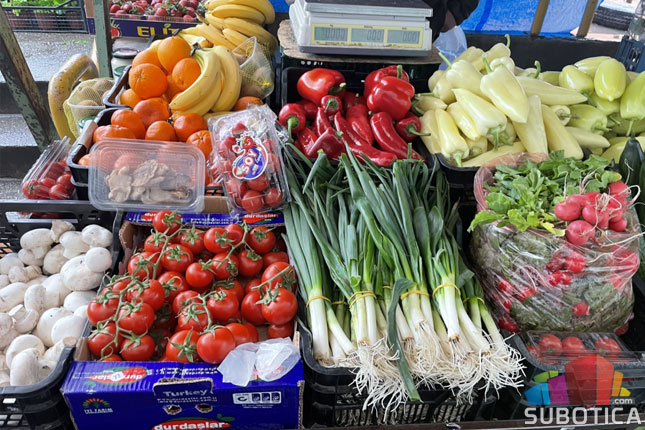 Sezona salata u jeku, mladih krompira još uvek nema