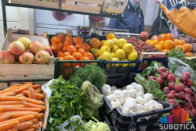 Sezona salata u jeku, mladih krompira još uvek nema