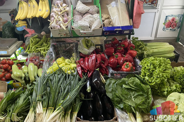 Sezona salata u jeku, mladih krompira još uvek nema