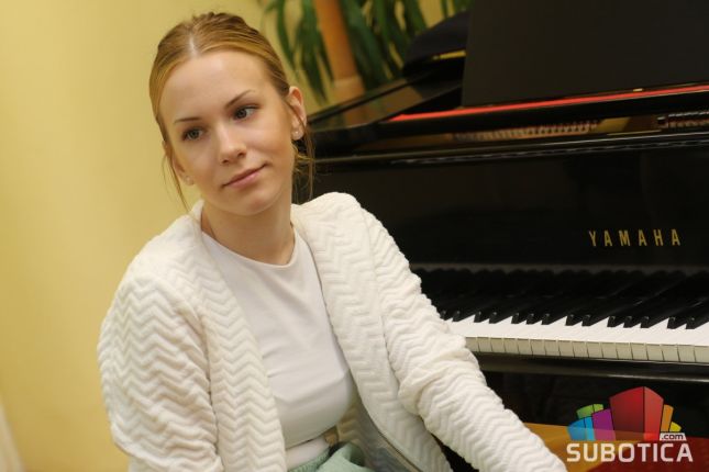 Mlada pijanistkinja Danijela Zvekić:  Muzikom izražavam ono što nikada ne bih mogla rečima