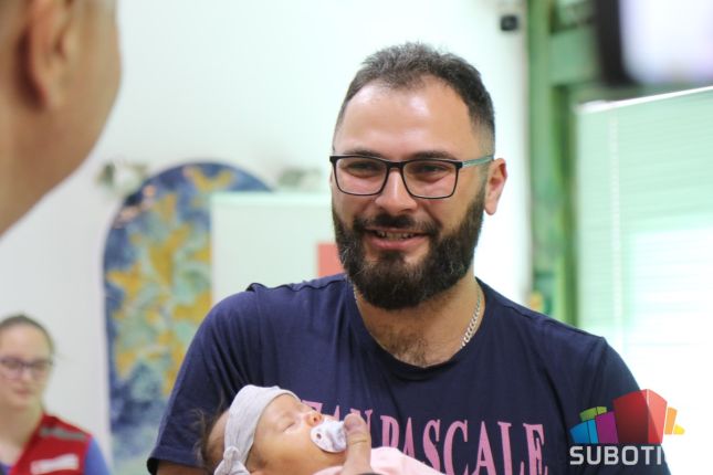 Darovane bebe rođene u Nedelji Crvenog krsta