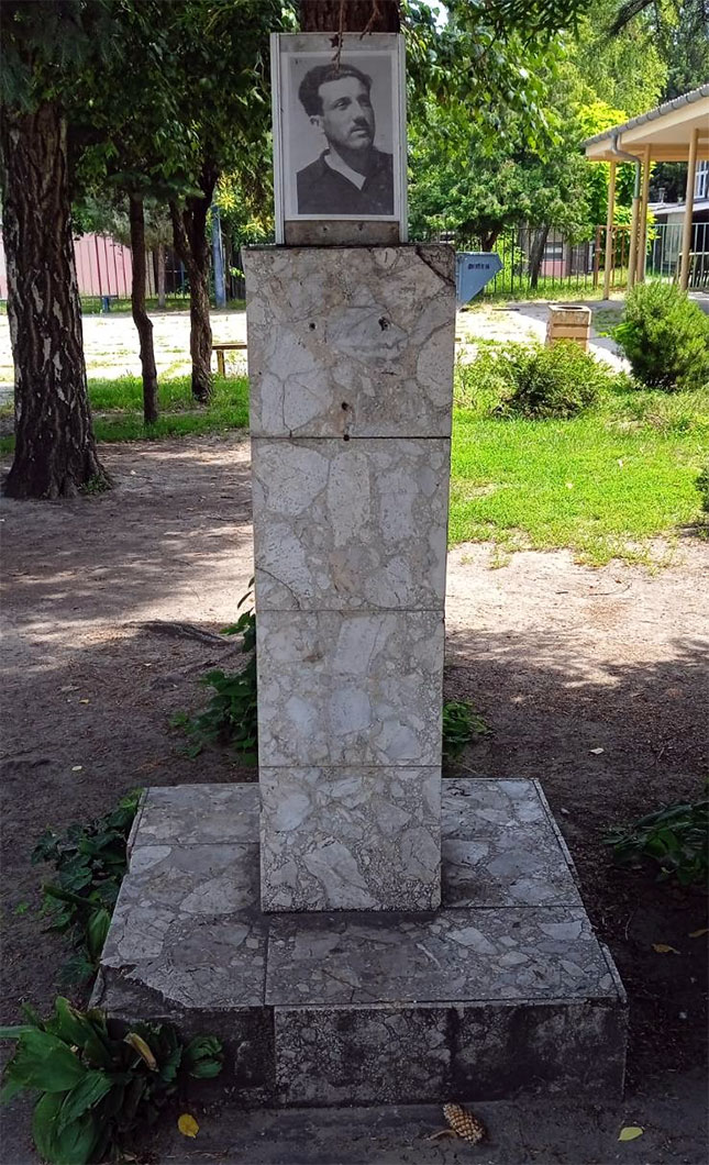 Bista subotičkog revolucionara Jovana Mikića vraćena na postolje