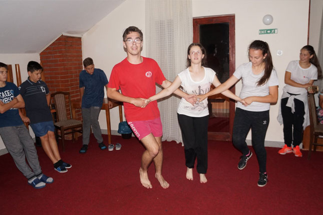 Đaci boravili u Nišu zahvaljujući solidarnom dinaru