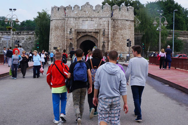 Đaci boravili u Nišu zahvaljujući solidarnom dinaru