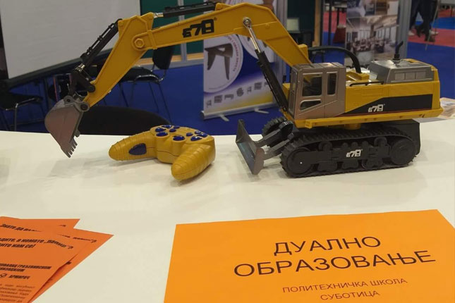 Politehnička škola promovisala dualno obrazovanje na Sajmu u Beogradu